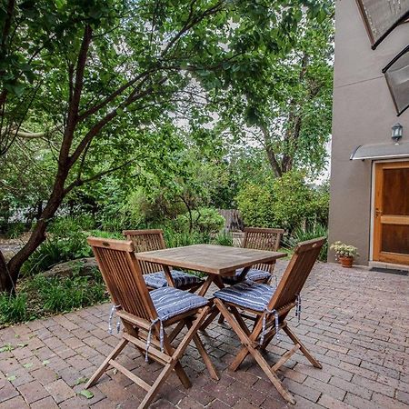 Wild Olive Executive Suite Johannesburg Exterior photo