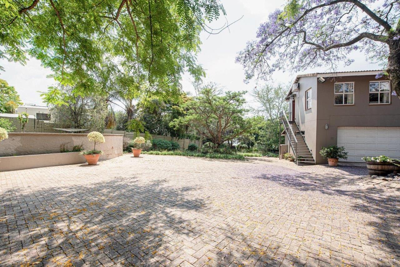 Wild Olive Executive Suite Johannesburg Exterior photo