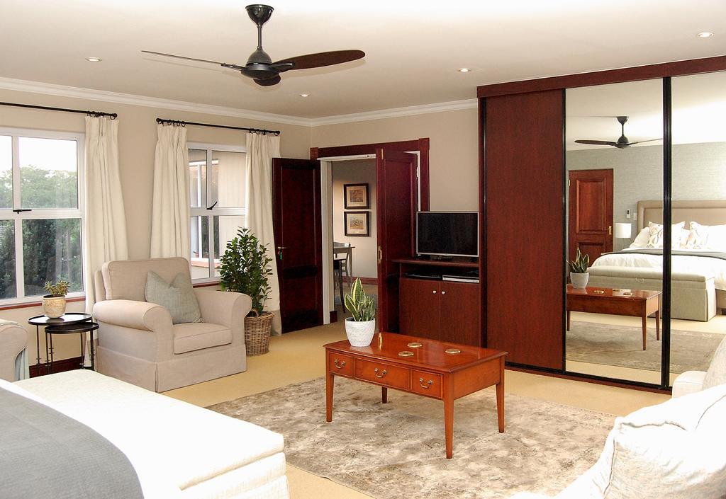 Wild Olive Executive Suite Johannesburg Exterior photo